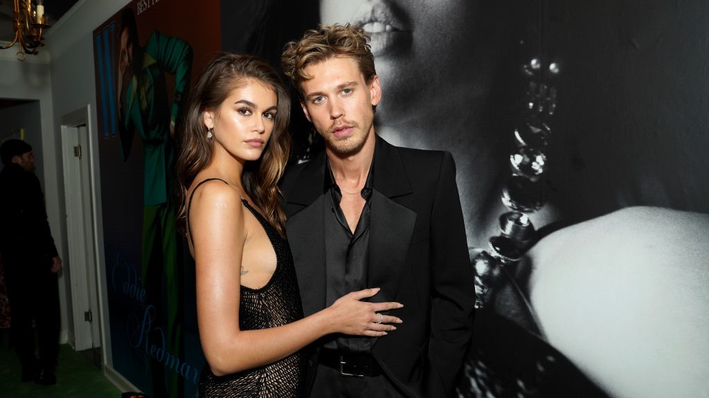 Austin Butler és Kaia Gerber szinte már perzseltek a Vanity Fair Oscar ...