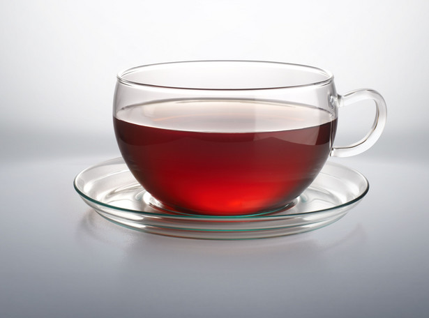 Co zyskasz, pijąc pięć filiżanek herbaty dziennie? Uczeni wyliczają