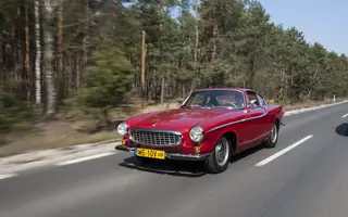 Volvo 1800 S - służbowe coupé Świętego