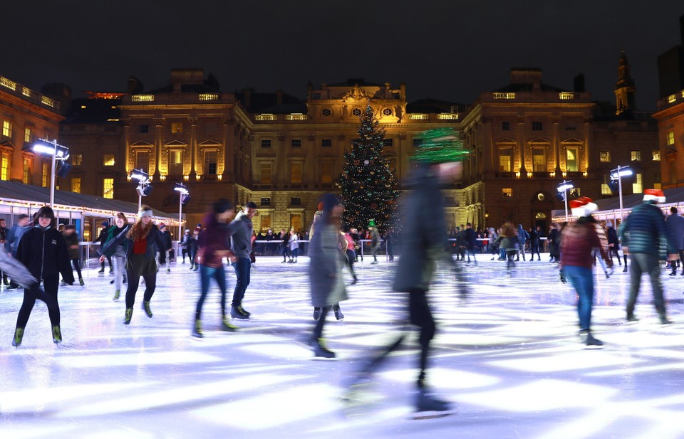 epa06398737 - BRITAIN CHRISTMAS (Christmas Lights in London)