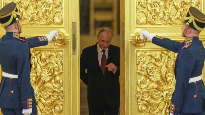 "Ovo je trenutak kada će PUTIN PRITISNUTI NUKLEARNO DUGME": Zastrašujuće upozorenje bivšeg saradnika ruskog predsednika