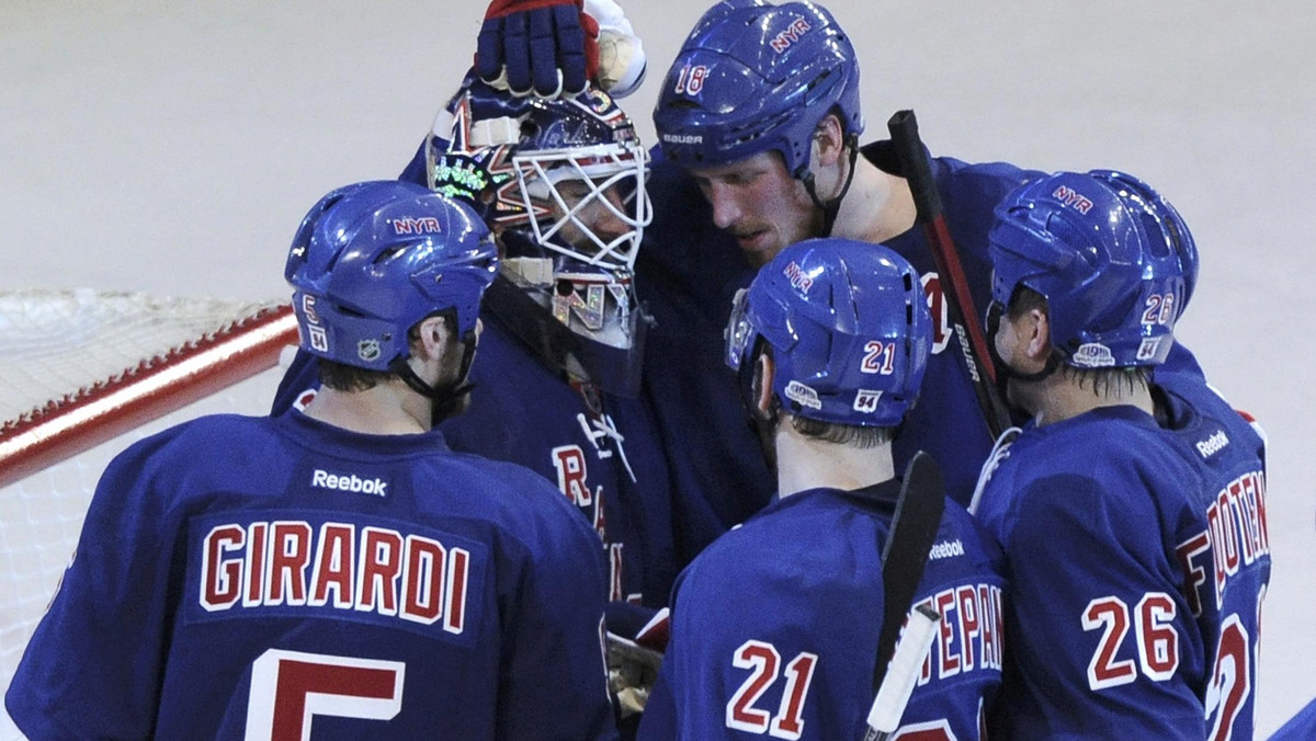 Pierwszy mecz finału Konferencji Wschodniej padł łupem New York Rangers, którzy pokonali 3:0 New Jersey Devils. Wszystkie trzy bramki padły w ostatniej części meczu, czystym kontem wykazał się Henrik Lundqvist.