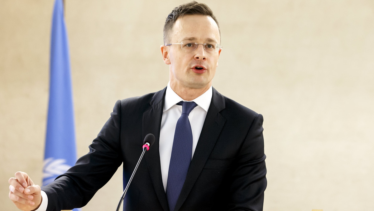 Szef dyplomacji węgierskiej Peter Szijjarto powiadomił, że wezwie ambasador Ukrainy na Węgrzech w związku z atakiem na biuro Zakarpackiego Węgierskiego Stowarzyszenia Kulturalnego w Użhorodzie.