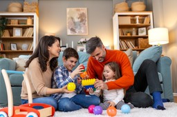 zmiany w wypłatach 800 plus w grudniu. aż dwa przelewy w połowie miesiąca