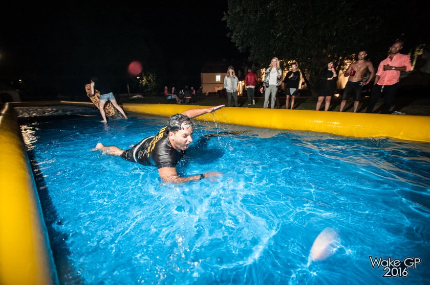 1. Nocne Miszczostwa Świata w Skimboardzie