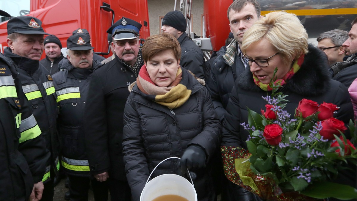 Beaty Szydło, Jadwiga Wiśniewska