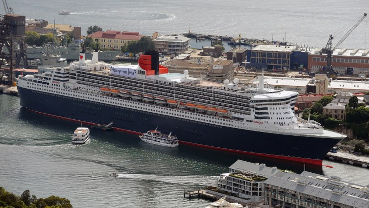 Ponad 200 osób znajdujących się na pokładzie luksusowego statku wycieczkowego "Queen Mary 2" dostało silnych wymiotów i biegunki" - poinformowały w Atlancie amerykańskie władze sanitarne.