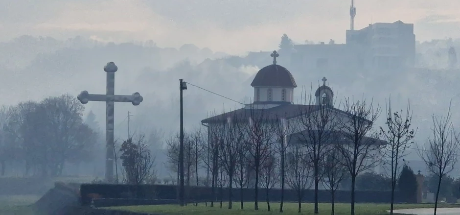 Smog u Valjevu često prikrije jasan pogled i najveću crkvu u centru grada