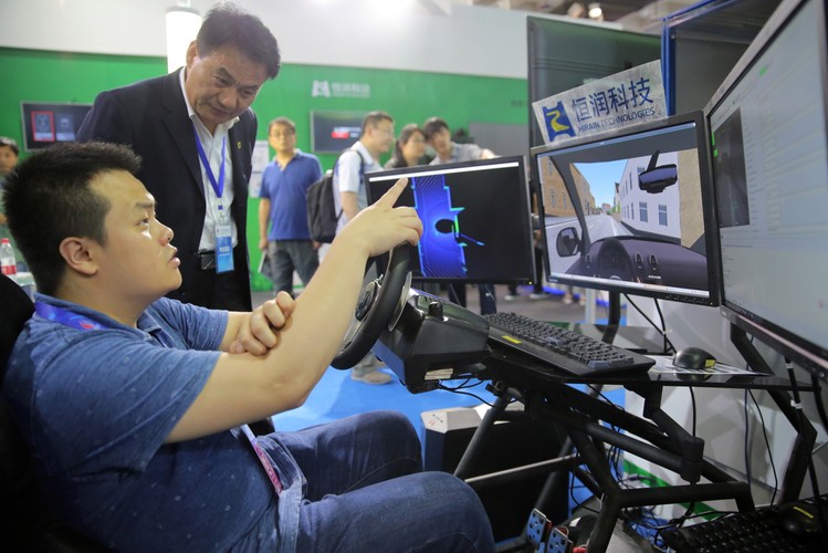 Dzięki technologii VR można pojechać na przejażdżkę autem dowolnej marki