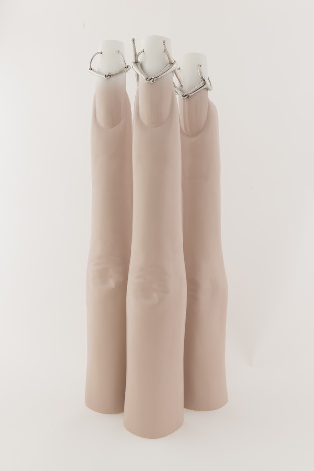 Anna Uddenberg, "Fingers" (2018). 