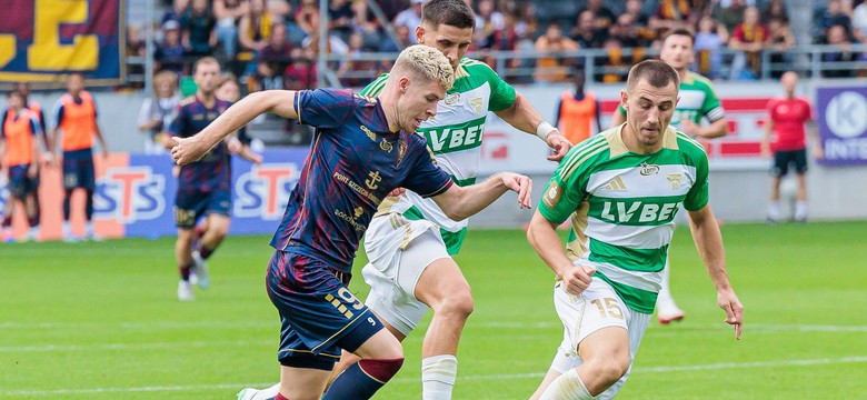 Najpiękniejsza bramka weekendu padła w meczu Pogoń - Lechia. Kosmiczne "nożyce" Molnara