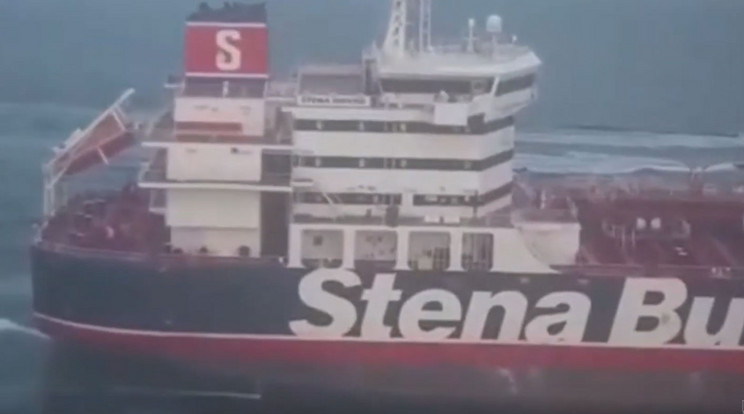 A Stena Imperio az Iráni Forradalmi gárda felvételén / Fotó: Youtube