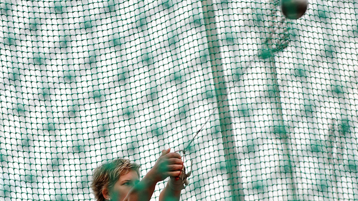 Anita Włodarczyk już w pierwszym rzucie zapewniła sobie awans do finału w konkurencji rzutu młotem podczas drugiego dnia 20. Mistrzostw Europy w Lekkiej Atletyce 2010, które rozgrywane są w Barcelonie. Polka uzyskała najlepszy wynik w grupie A eliminacji - 71,17 m.