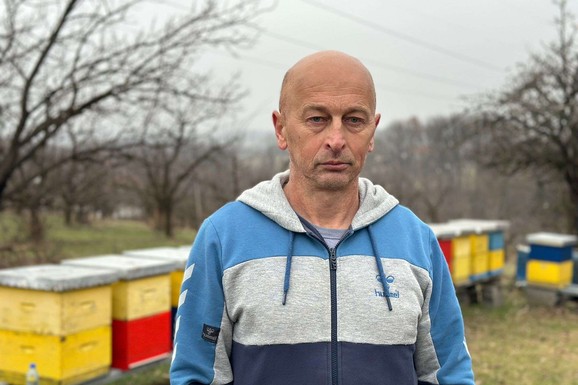 Biće dobrog meda ove godine: Pčelar Tiosav ovih dana ima pune ruke posla (FOTO)