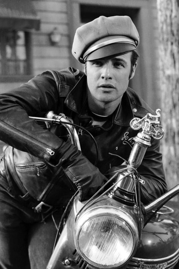 Marlon Brando jako Johnny w filmie "Dziki" (1953)