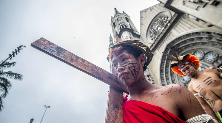 Április 7-én rendezték Sao Paolóban a Via Cruces hagyományos ceremóniáját / Fotó: AFP
