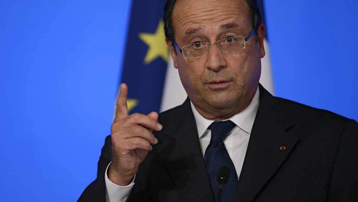 - Masakra chemiczna w Syrii musi się spotkać z odpowiedzią - oświadczył prezydent Francji Francois Hollande. Podkreślił, że Paryż jest gotów ukarać tych, którzy podjęli decyzję o użyciu gazu przeciwko ludności cywilnej.