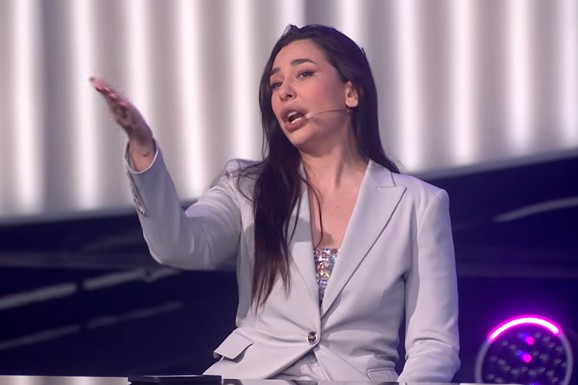 NEZAPAMĆENI SKANDAL U ZVEZDAMA GRANDA Sanja Vučić pobesnela, ućutkala Đorđa Davida i Anu Bekutu: "Slušala sam tvoje izvedbe"