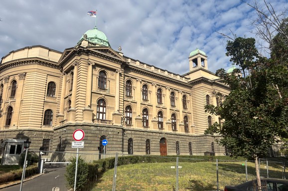 VUČIĆ I BRNABIĆ POSLALI PREDLOGE Sutra sednica Odbora za ustavna pitanja, razmatraju se kandidati za ustavne sudije