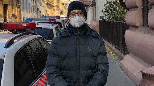 Kollégánk, Vajta Zoltán beszélt a csaló nővel két évvel ezelőtt, most az ő hangját is elemzik.