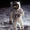 Czasem warto spojrzeć na naszą egzystencję z perspektywy Wszechświata - rozmowa z astronautą Apollo 13