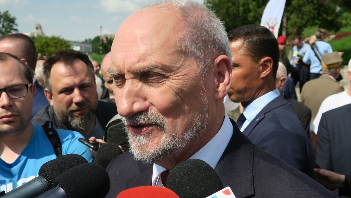 Czarnocin. Gorąco na spotkaniu Antoniego Macierewicz z rolnikami