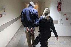 Po pijaku zdemolowali reklamę. Okazało się, że to drogie dzieło sztuki