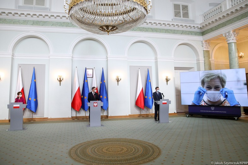 Konferencja inaugurująca program #PolskieSzwalnie. Od lewej: Jadwiga Emilewicz, Andrzej Duda, Cezariusz Lesisz