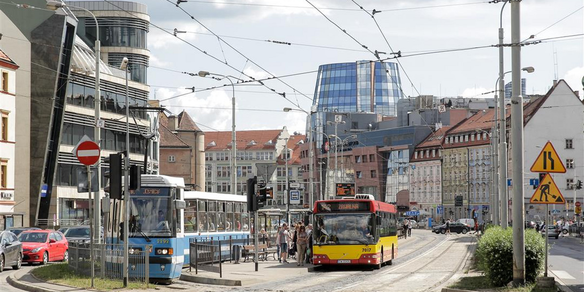 Torowisko na skrzyżowaniu Kazimierza Wielkiego i Mikołaja we Wrocłąćawiu