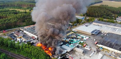 Pożar chemikaliów ugaszono, ale mieszkańcy wciąż drżą ze strachu. Poznają prawdę o tym, czym oddychają?