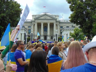 'Terroryści, terroryści!' Manifestacja przed ambasadą Rosji w Warszawie [GALERIA]