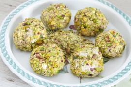 KUGLICE OD PISTAĆA prave se od samo 3 sastojka, a nestaju sa tanjira za isto toliko minuta!