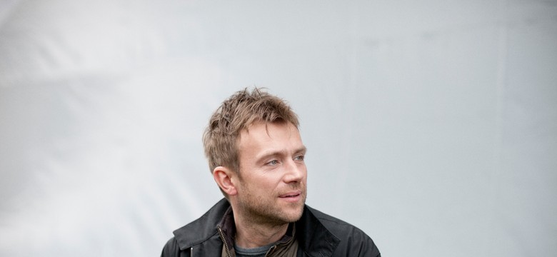 Damon Albarn śpiewa dla osieroconego słoniątka