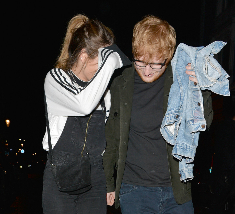 Ed Sheeran z dziewczyną kryją przed fotoreporterem