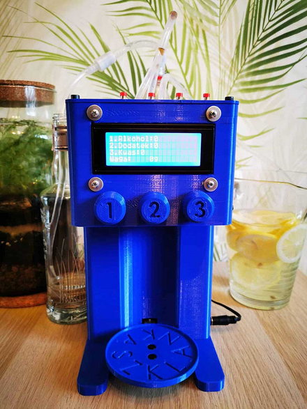 Wydrukowany 3D robot do nalewania drinków / fot. forbot.pl