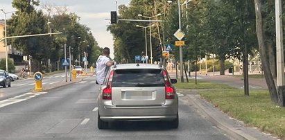 To nieprawdopodobne, co zrobił ten kierowca! Bezmyślność? Głupota? Jest film