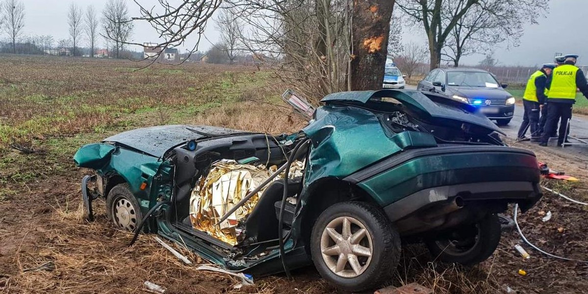 Tragiczny wypadek w Niegosławiu. Dwie osoby nie żyją