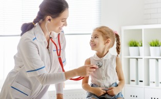 Polska służba zdrowia oczami młodych pracowników w raporcie  Future Health Index 2020