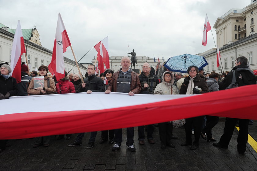 Warszawa uczci ofiary katastrofy