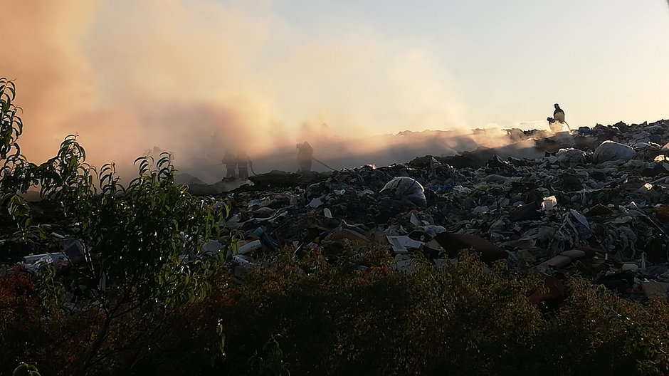 Pożar składowiska w Mostkach