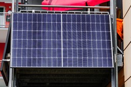 Fotowoltaika w blokach mieszkalnych. Nowe przepisy i dopłaty dla wspólnot od 2026 roku