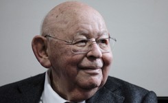 Urban nie musi płacić 120 tys. zł za obrazę uczuć religijnych. 'Sąd nie zostawił suchej nitki na wyroku sądu rejonowego'