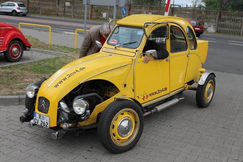 21. Światowy Zlot Miłośników Citroëna 2CV Toruń 2015