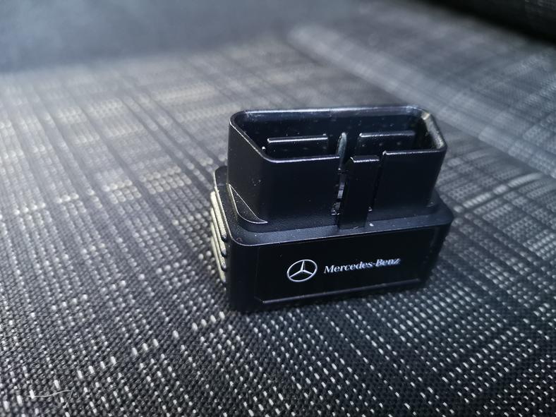 Adapter Mercedes Pro do zainstalowania w już sprzedanych samochodach. W nowych nie będzie już potrzebny