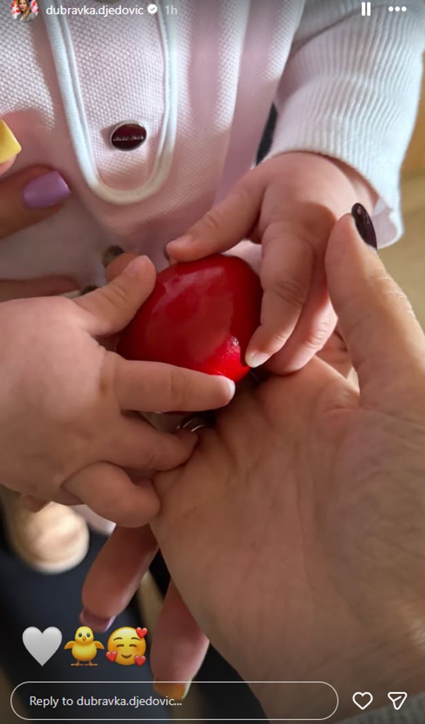 Dubravka Đedović Handanović objavila sliku sa ćerkom za Uskrs