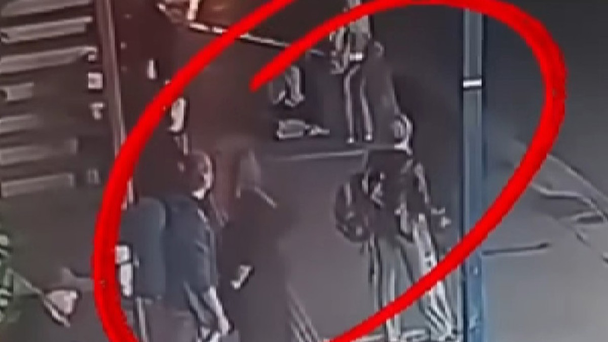 Pad stakla na autobuskoj stanici u Zagrebu