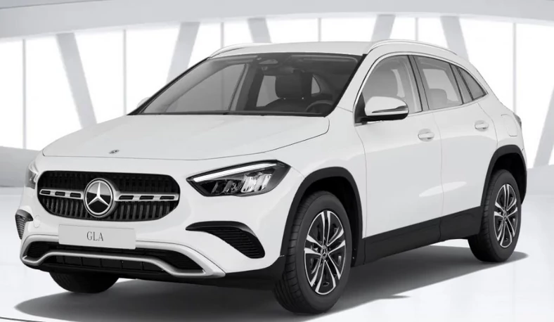 Mercedes GLA; wersja bazowa