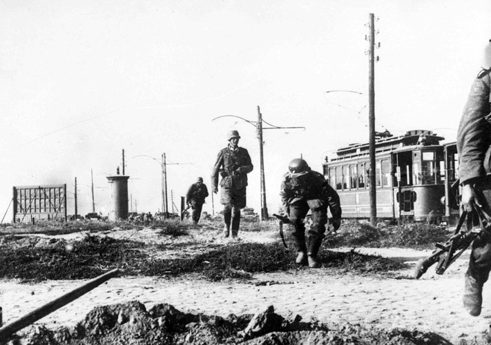 Upadek Warszawy we wrześniu 1939 roku. ARCHIWALNE ZDJĘCIA