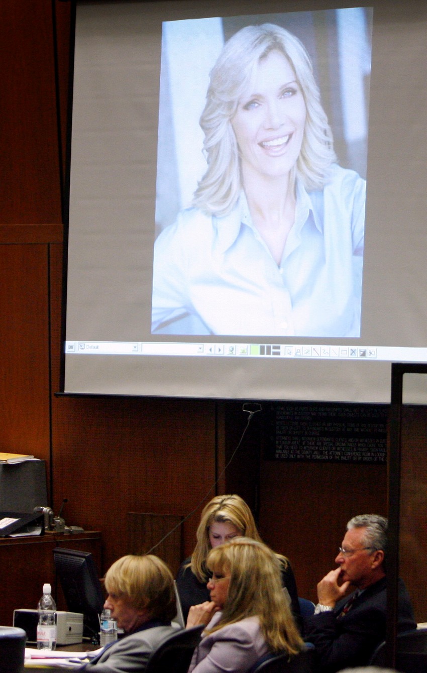 Dokazi sa mesta zločina izneti na suđenju Filu Spektoru 2007. - Lana Klarkson