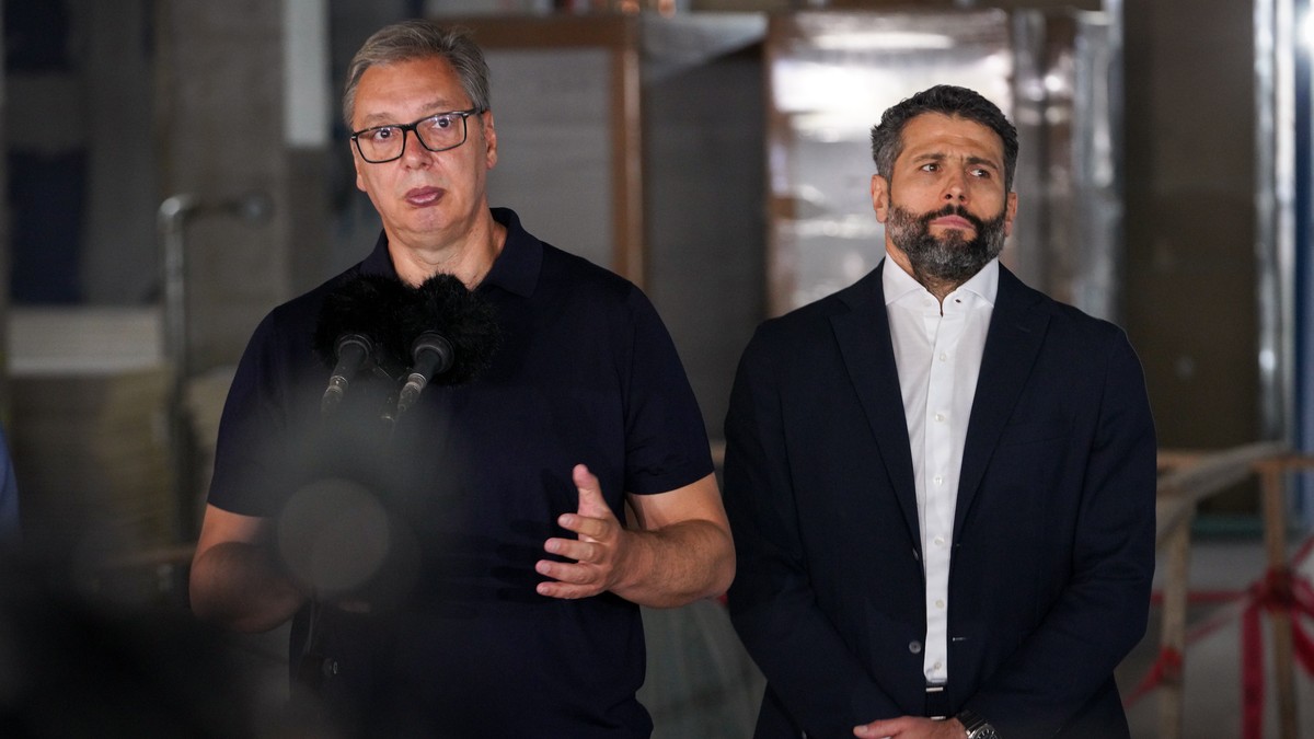 Aleksandar Vučić obilazi radove na izgradnji Univerzitetske dečje klinike Tiršova 2  